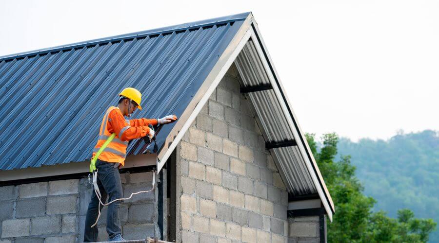 Expert Emergency Roof Repairs services in New Auburn, WI